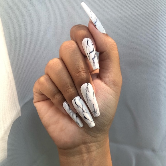 Custom Press on Nails - Picture 1 of 8